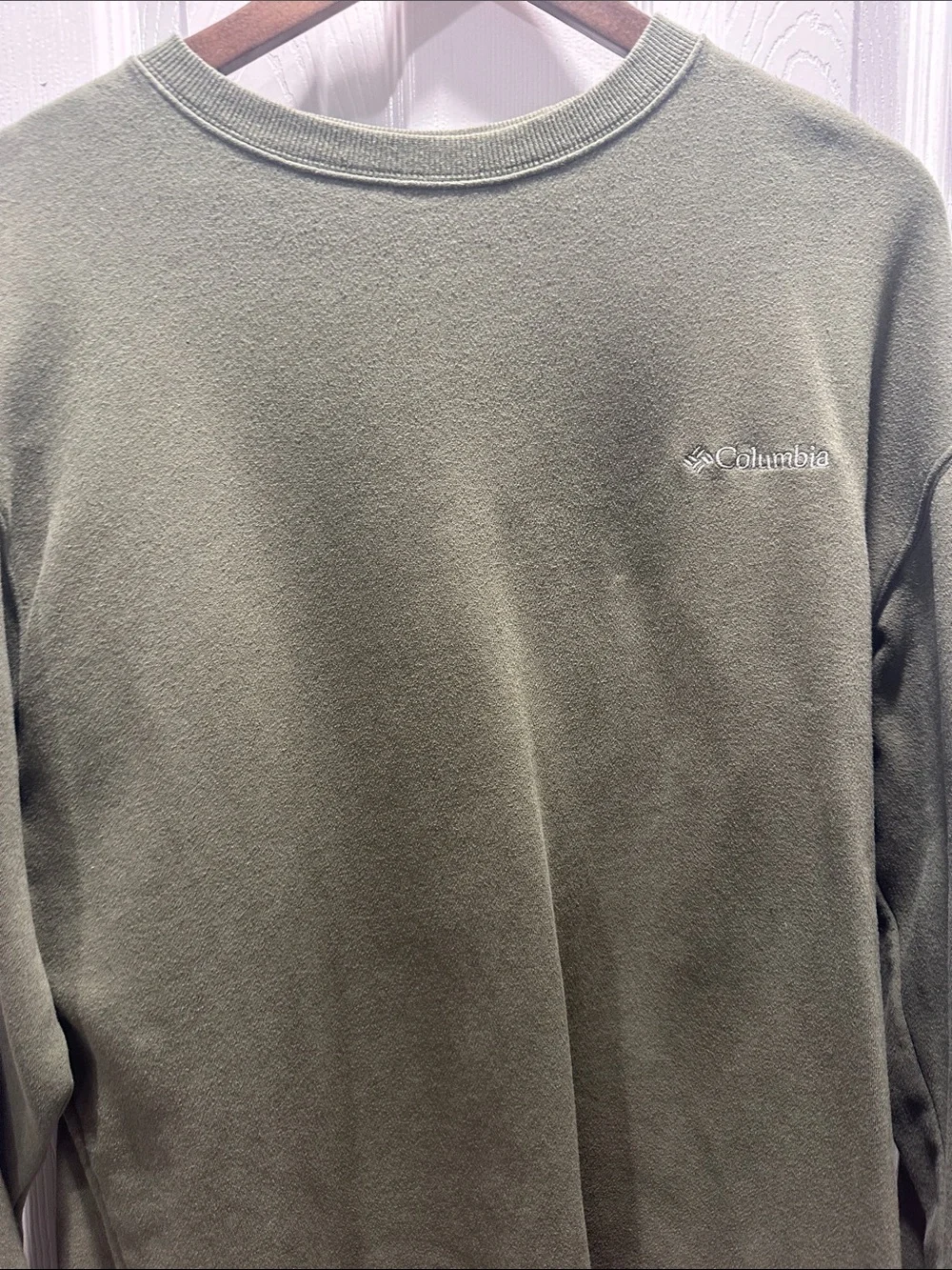Columbia crewneck sweater